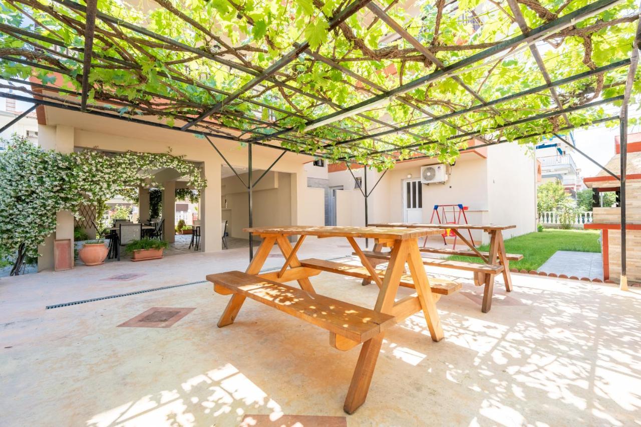 Milonas House Apartments Paralia Dionysiou Luaran gambar