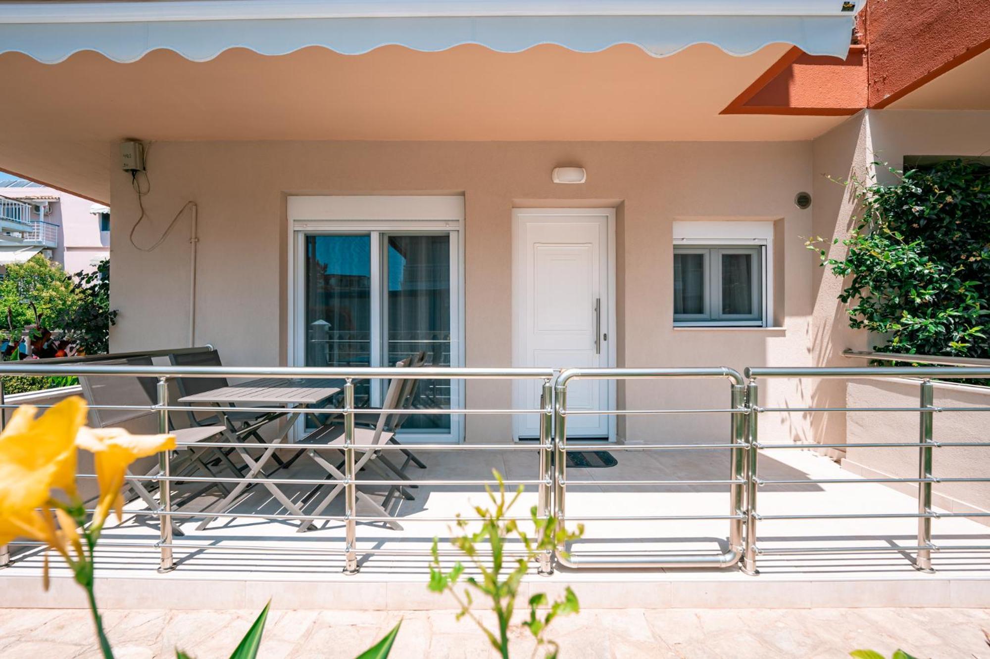 Milonas House Apartments Paralia Dionysiou Luaran gambar